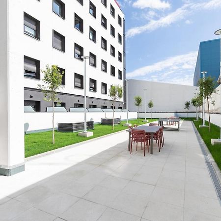 Micampus Xaudaro Student Residence Madrid Exterior photo